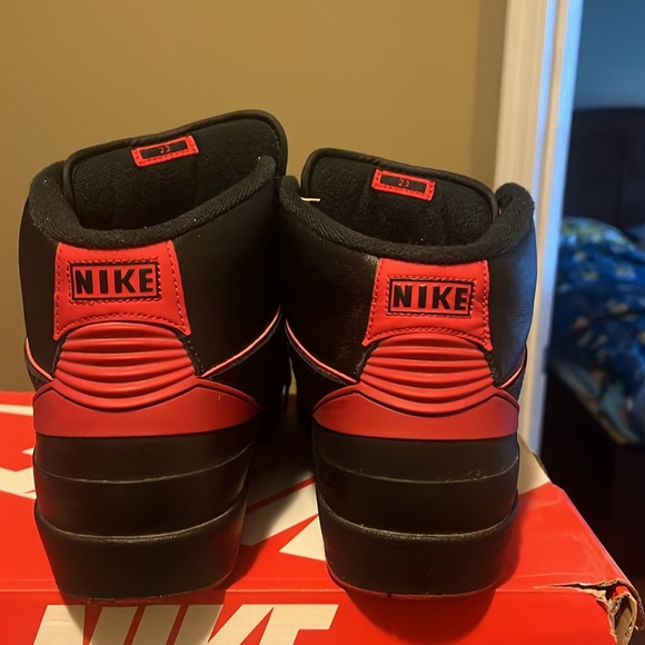 Don’t have original box! Like new! I’ll Throw in Jordan shirt! Tee shirt is M. - Picture 4 of 6